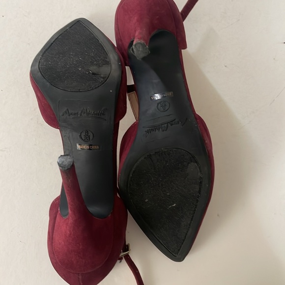 Anne Michelle Pump Heels - Picture 6 of 8